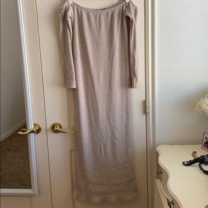 Off-shoulder ribbed midi dress